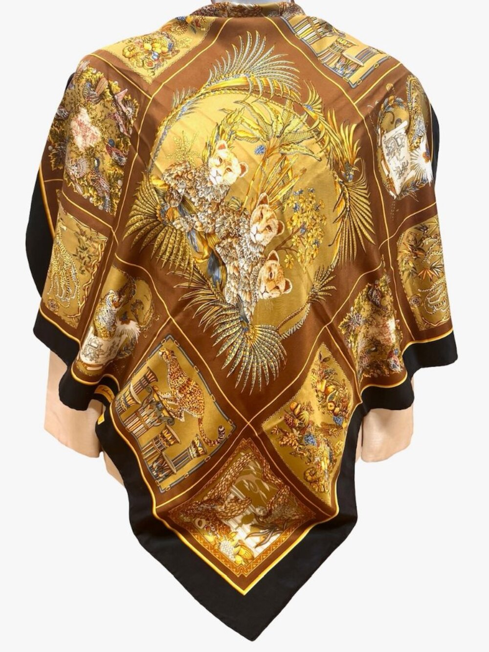 Leopard-Tiger Family Salvatore Ferragamo Scarf SilkSatin 34" Gold Brown (27 - Picture 9 of 15